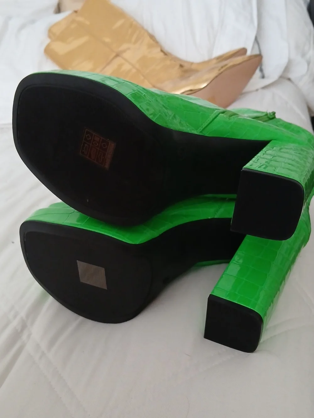 Women’s #NeonGreen Croc-Embossed #PlatformAnkleBoots #brat #greenshoes #shelen